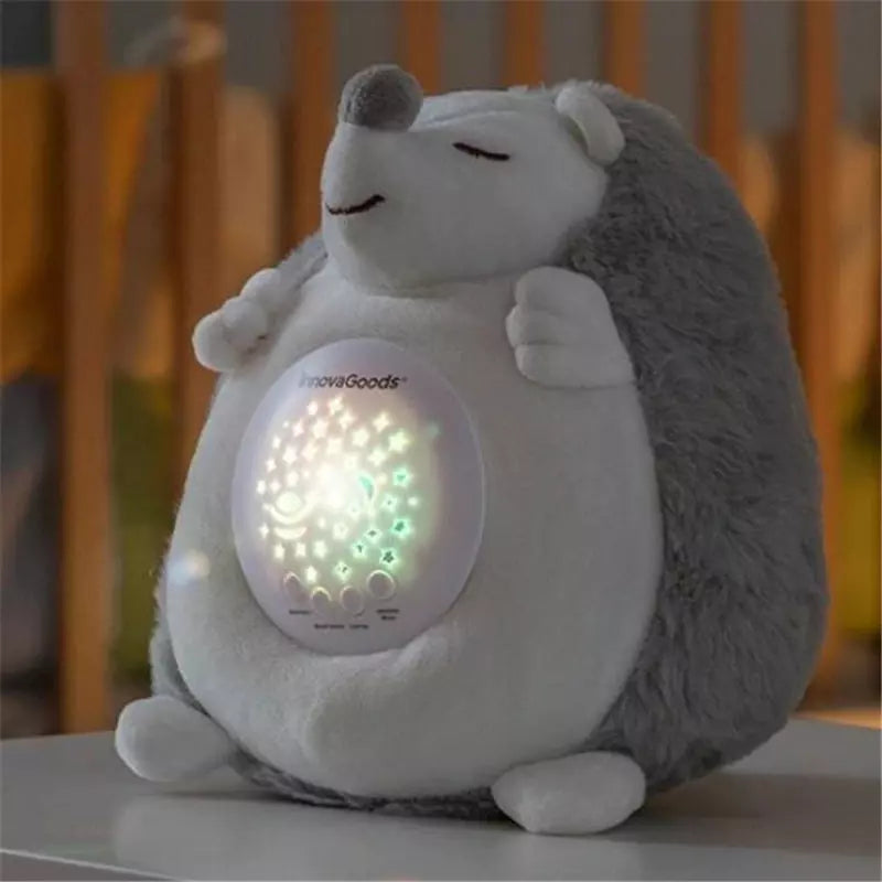 Veilleuse hérisson spicy montrant son ventre contenant le boîtier lumineux et musical, mettant en évidence les caractéristiques uniques de cette veilleuse pour enfants.